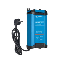 Victron Energy Blue Smart IP22 Charger 12/15 (3)